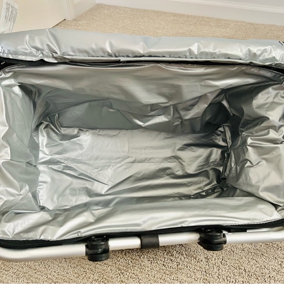 NWOT Black Koozie Insulated Collapsible Picnic Cooler Tote w/Aluminum Frame - Picture 7 of 9